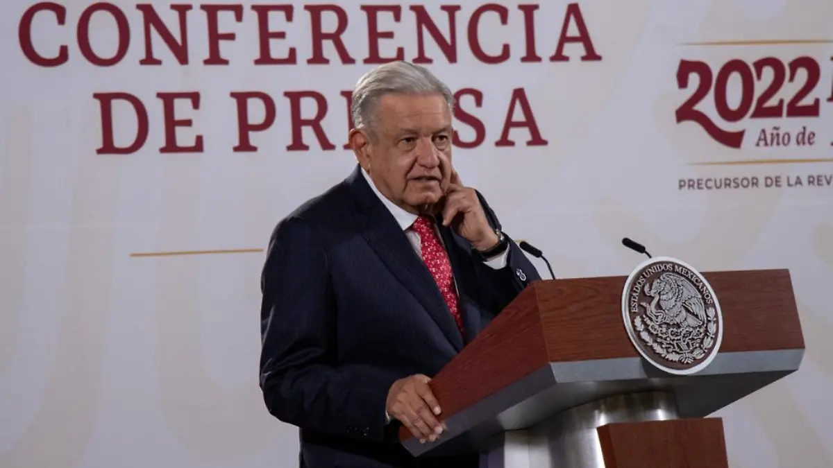 AMLO   (1)